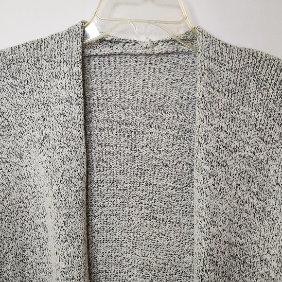 Gray & White Open Front Cardigan with Pockets - Picture 2 of 14